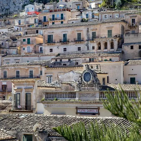 Portale Pirrera Guest house Modica